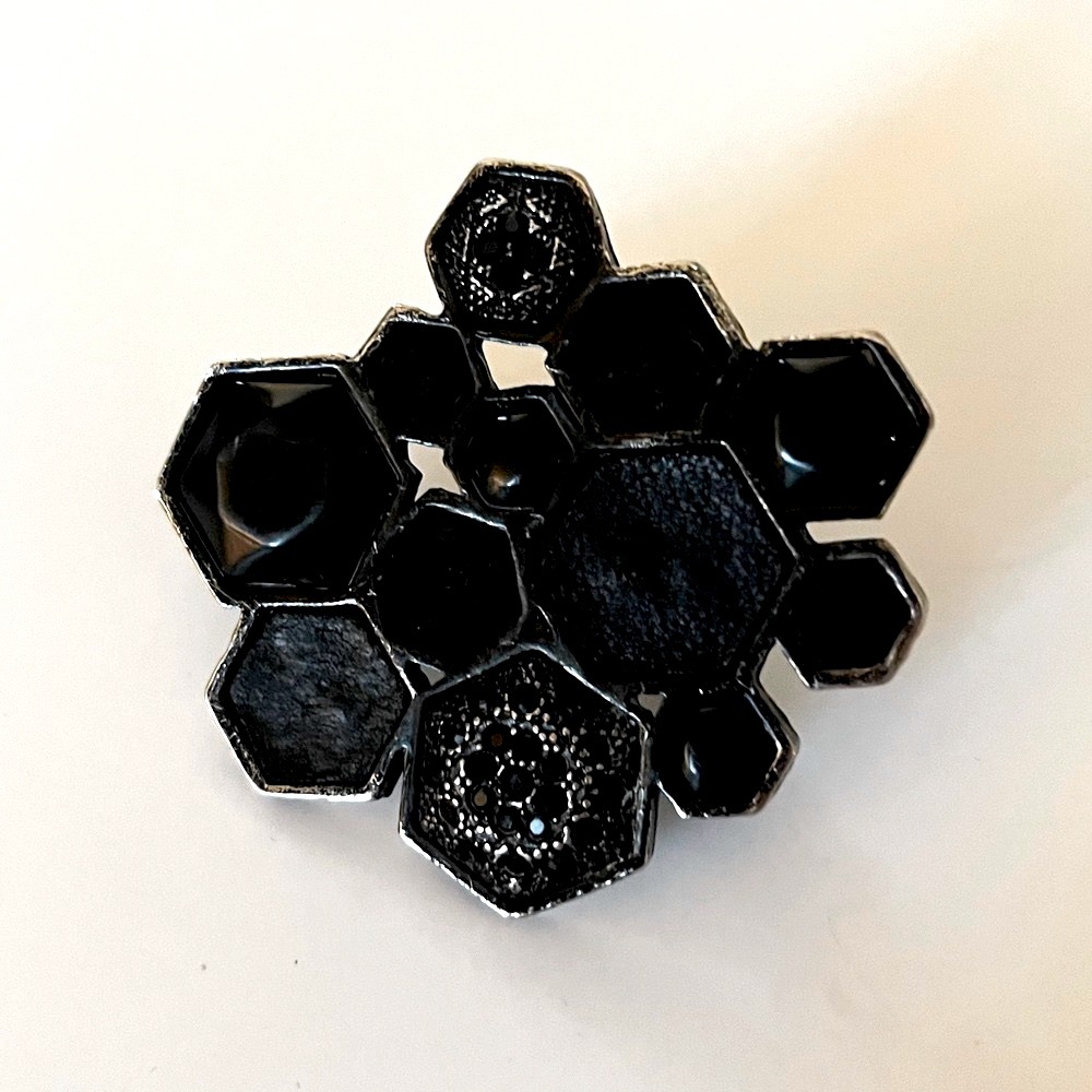 •House of Harlow 1960• Large Honeycomb Ring in Black